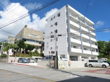 PineTree Hills KIN(2階角部屋)